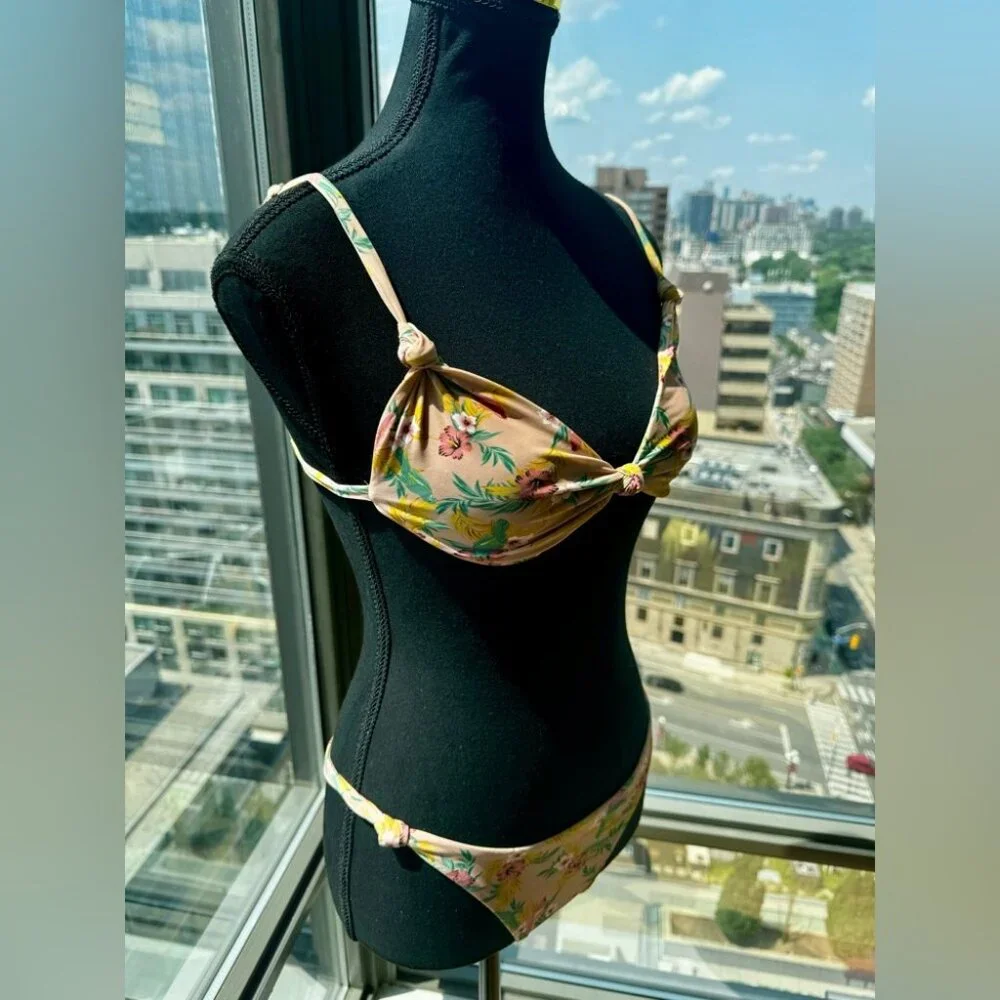 🆕 LOVE & LEMONS 🧿 NWOT Antigua Knot Thong Bikini Set - Size Small